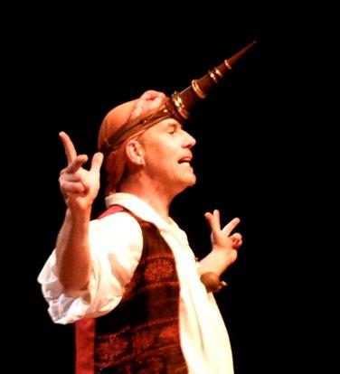 «Ragoguille Mitron du roi» C ie Absolu théâtre : Thierry Nadalini (07) > théâtre, magie, jonglerie Ragoguille vient d être nommé mitron afin d officier dans les cuisine du Roy.