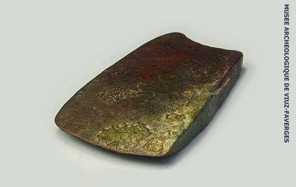 2. Cuivre Ce métal de couleur rouge doré a été utilisé par l'homme très tôt au cours de son histoire, dès la fin du Ve millénaire.