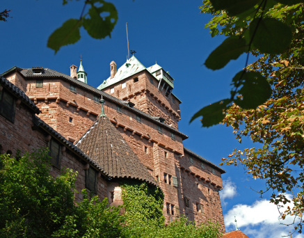 Communiqué de presse Printemps 2015 Au printemps, les activités fleurissent au château du Haut-Kœnigsbourg!
