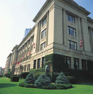 La London Life une entreprise canadienne de premier plan depuis 1874 La London Life, aide les Canadiens à répondre à leurs besoins de sécurité financière depuis 1874.