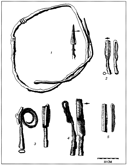 Grande lance en fer de 1,52 mètres de long, du même schéma que celle de Montréal-du- Gers décrite précédemment. Cette arme a subi plusieurs pliages qui lui confèrent une forme circulaire. Fig. 6 nº 2.