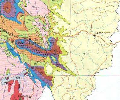 EIE Page 40 Figure 7-2 : Carte géologique régionale (Rose : formations granitiques ; beige : sables des Plateaux Batéké ; bleu, orange, vert : formations du Francevillien) Le site du barrage se