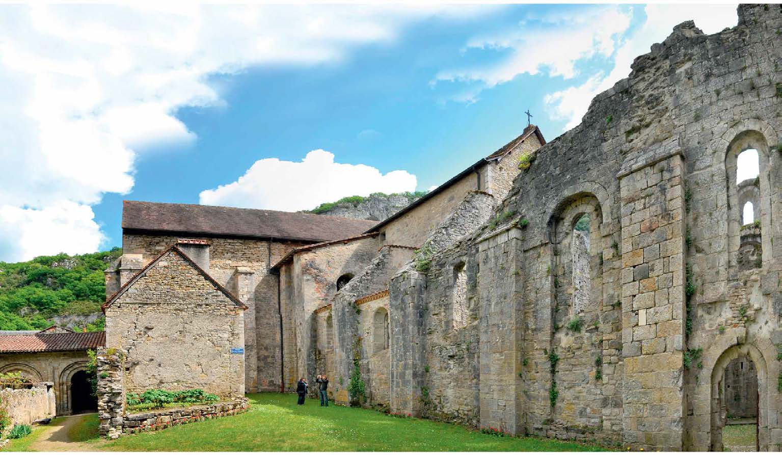 Marcilhac, Saint-Sauveur de Figeac, les chapelles de Rocamadour dans le Lot, les églises de Saint-Savin et de Luz dans les Hautes-Pyrénées, l église de Caussade pour son clocher et le château de