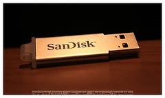 Introduction On considère comme disque amovible tous les espaces de stockage portable : Clé USB, disque dur externe, carte SD, Disque dur externe Clé USB Carte SD Ces outils sont pratiques car il est