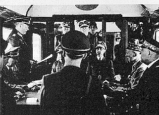 guerre mondiale : Bataille de France L appel du 18 juin Signature de l'armistice le 22 Juin dans le wagon de Rethondes Le Maréchal Pétain pendant son