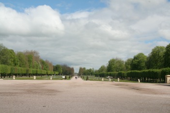 Lunéville (km0) le château de Lunéville a été construit par Boffrand pour Leopold 1er entre 1703 et 1720. En 1743, Stanislas fait appel à Héré pour l aménager.