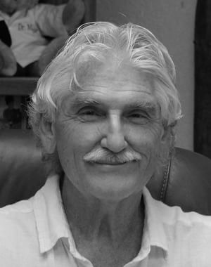 A propos de l auteur Robert S. Morse, est un naturopathe, biochimiste, iridologue et herboriste certifié et accrédité.