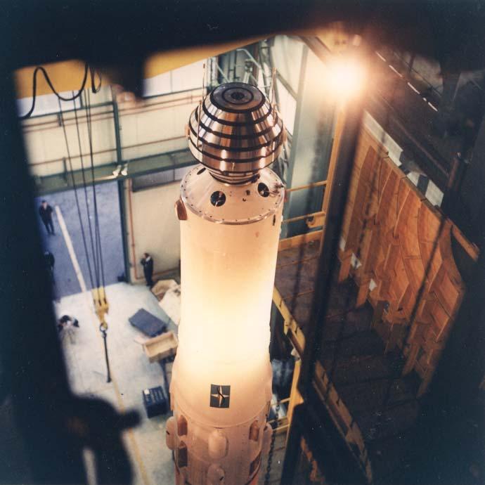 LA FRANCE DANS LA COUR DES GRANDS 42 kg 19 t Le 26 novembre 1965, depuis la base d Hammaguir en Algérie, le CNES lance avec succès le satellite A-1 (baptisé