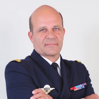 être MRIN Quels changements dans le parcours du marin de demain? par le vice-amiral d escadre Christophe Prazuck, directeur du personnel militaire de la Marine.