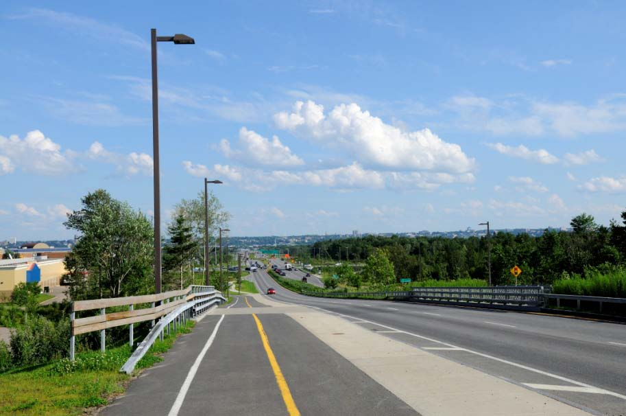 2. Boulevard ROBERT-BOURASSA Prolongement de la A-740 (Québec) CLÔTURES dégagement de