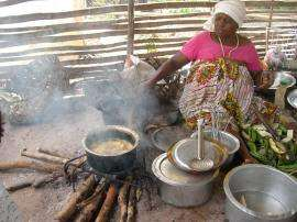 cuites à l'eau) sont légions à Mayotte. La «mama brochetti» est une institution à Mayotte.