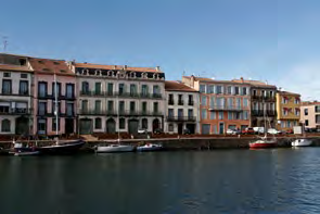 Agde Cité d origine grecque à vocation maritime, Agde est installée au carrefour des eaux douces et salées, là où le fleuve Hérault et le Canal du Midi rencontrent la