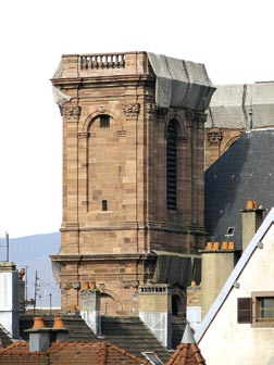 Actualités Restauration de la cathédrale Après la rénovation de la façade Sud de la Tour Sud de la Cathédrale Saint-Christophe, c est au tour de la façade occidentale d être restaurée.