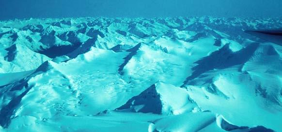 Même sous les tropiques, il peut se former des glaciers alpins sur les sommets les plus élevés.