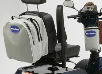 072322-091187699 66,00 1 Sac de rangement pour scooter Drive Set de 2 sacs pour scooter : pratiques, imperméables et qui s attachent à l aide de velcros au dossier du siège ou au volant.