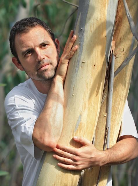 FORMATION Cédric POLLET est né à NICE le 10 janvier 1976 - Photographe professionnel (depuis 2003), spécialisé dans les arbres et leurs