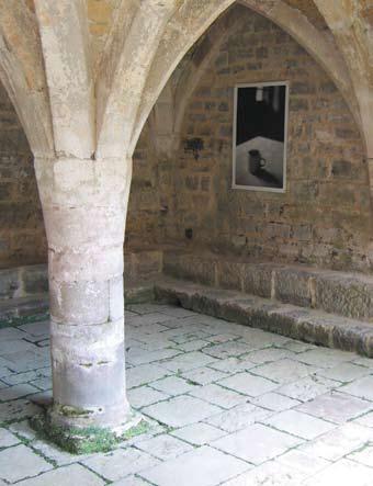 Les prochaines campagnes porteront sur la chapelle Sainte Marguerite dédiée aux frères convers en rive droite de la Seye et sur le pigeonnier implanté dans la pente et surplombant l abbaye.