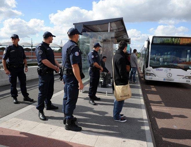 Depuis 2007, la brigade des réseaux franciliens sécurise aussi les transports en commun de surface (bus et tramway).