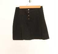 1975 UF 77-5-19 Costume féminin minijupe 1970 (vers) Mini jupe évasée, forme trapèze, en sergé noire fermée