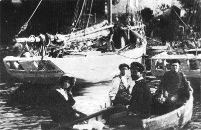 1904 une mauvaise année En 1904 la saison est moins bonne on lit dans la dépêche de Brest du 17 mai Ploubazlanec La charmante et importante station de pêche de Loguivy était en fête hier ; c était