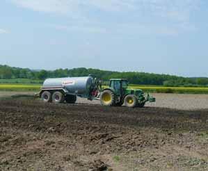 Les engrais de ferme : de très bon fertilisants pour le colza Pole5_Ext_n4 Deux périodes d apport possibles : Un apport organique possible avant le semis de fin août Dose d azote efficace à ne pas