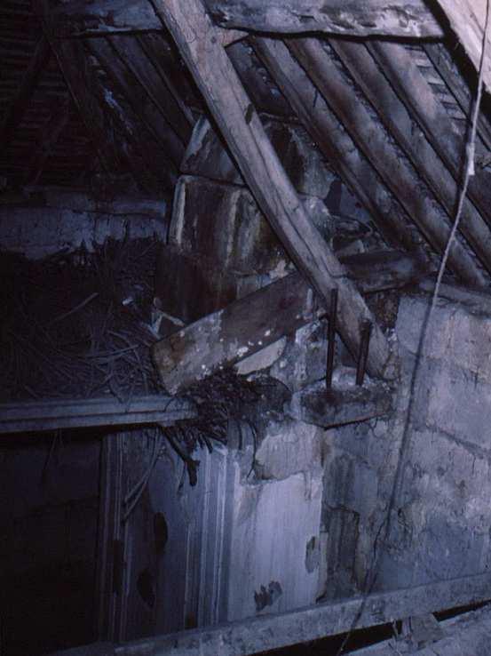 Intérieur de la maison 1 Reconstitution ou amélioration de trois cheminées Cheminée située dans la dernière pièce de la maison L'étude des cheminées a montré que l'une d'elles, située dans la