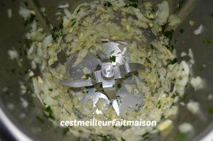 6- Ajouter la cuillère à soupe d huile