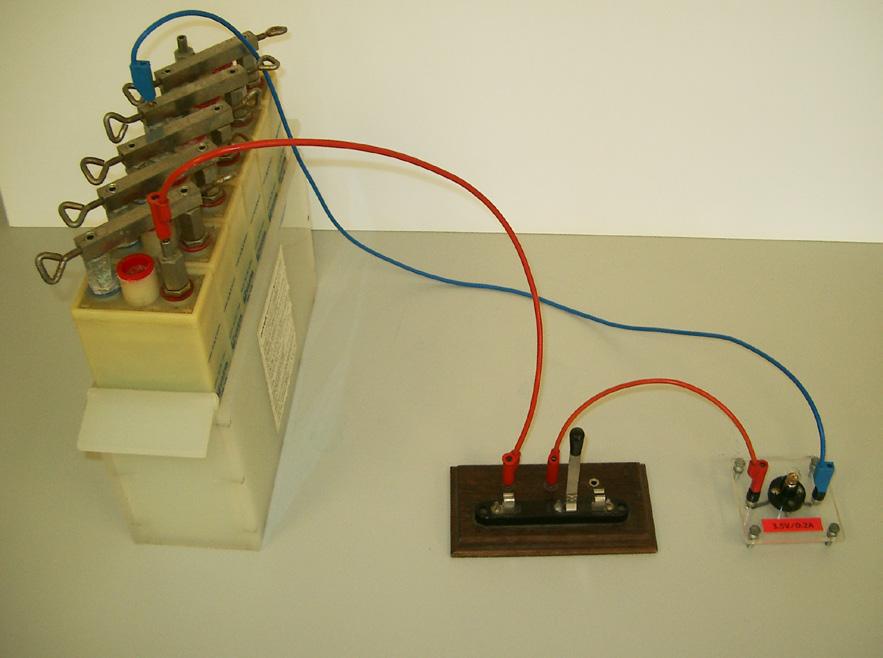 Fig. 1 : Interrupteur ouvert Beaucoup de circuits possèdent des interrupteurs pour