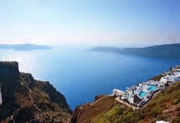 épais et les angles obtus Nombre d auteurs et de l hôtel font face à la d explorateurs à travers mer Égée et à la caldeira.