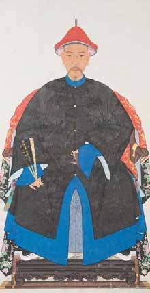 tiare et de boucles d oreilles, l homme tenant un éventail plié calligraphié et un rosaire. (Accidents et restaurations anciens). Chine, dynastie Qing, XIX e siècle.