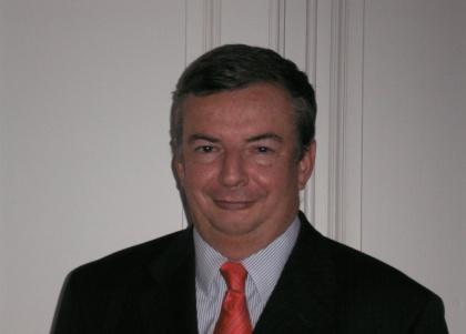 Pr. François VELLAS, President AIUTA / IAUTA Profil: François VELLAS est Professeur d Economie Internationale à l Université de Toulouse I Capitole.