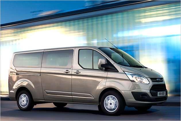 Marque Type FORD TOURNEO CUSTOM Diesel Camionnette Transport - 9 PERSONNES