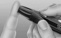 ETAPE 4 Appliquer l échantillon de sang. Obtenez une goutte de sang bien formée à l aide du stylo autopiqueur réglable.