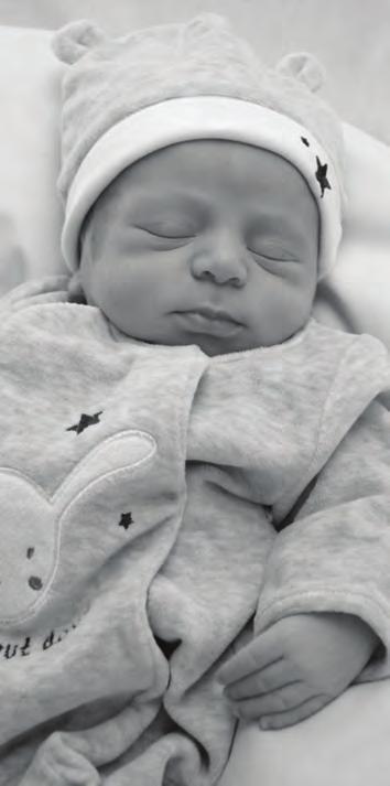 Rythmes et besoins du nouveau-né Dans les jours suivant sa naissance Le bébé enchaîne les périodes d éveil et de sommeil selon ses propres rythmes.