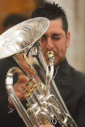 Luciano De Luca Nato a Tivoli in provincia di Roma. Principal Euphonium dell' Italian Brass Band ; Euphonista nella Banda Musicale della Polizia di Stato.