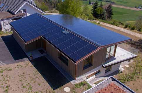Kategorie B PlusEnergieBauten PlusEnergieBau -Diplom 2017 Das Einfamilienhaus (EFH) Keller in Gerzensee/BE ist nach Minergie-P-Eco-Richtlinien erstellt und seit dem 1. Oktober 2016 bewohnt.