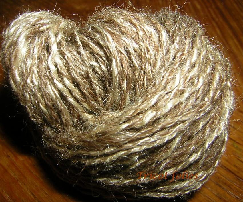 tricoter ultra fin ( 600 /800 aux 100 grammes ) Une paire d'aiguilles à tricoter