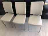 621353713 Salle à manger Leonardo, 1x table (2,60m) et 1x sideboard (2,25)Leonardo en verre noir/bois 6 chaises Nova noir démontage et livraison p. incl., 1.750.-, Tel.