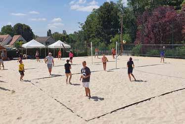 ASSOCIATIONS/SPORTS Wissous beach volley Le club de Wissous Beach Volley a organisé cet été pour la première fois, un stage d initiation et de perfectionnement de beach-volley, pour les 15 et 17 ans.
