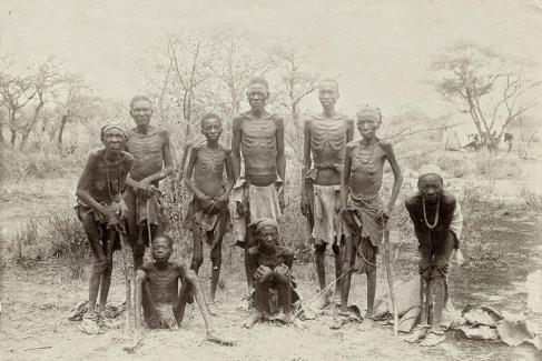 10 HISTOIRE Le génocide des Herero et Nama En 1893, les troupes allemandes massacrent pas moins de 75 femmes et enfants.