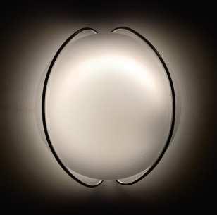 Iris 3833 1x22W 2GX13 (FL) 3833/1 1x55W 2GX13 (FL) 3834 3x40W G (HA) 3834/1 3x75W G (HA) Ceiling lamp. Diffuser in blown white satin glass. Mounting in chrome-plated metal.