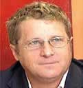 40 METTRE FIN AUX CONFLITS ET CONSOLIDER LA PAIX EN AFRIQUE : UN APPEL À L ACTION Greg Mills Dr Greg Mills est le directeur de la Fondation Brenthurst basée à Johannesburg.