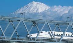 Transports Le Japon possède l un des réseaux de transport les plus développés du monde. Son réseau ferroviaire couvre, à lui seul, presque toutes les destinations possibles.