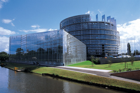 Le Conseil européen se réunit à Bruxelles et prend des décisions importantes comme: Quels objectifs l UE doit-elle se fixer pour les prochaines années?