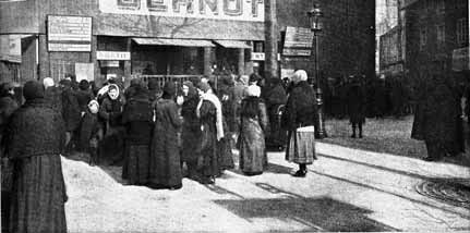 File d attente pour acheter du charbon. L Illustration du 3 février 1917 6 octobre Les téléphones privés sont supprimés dans le Territoire de Belfort et à Montbéliard.
