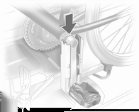 Rangement 67 Préparation du vélo pour sa fixation Fixation du vélo sur le système de transport arrière Remarque La largeur maximale de la manivelle de pédale doit être de 38,3 mm et la profondeur
