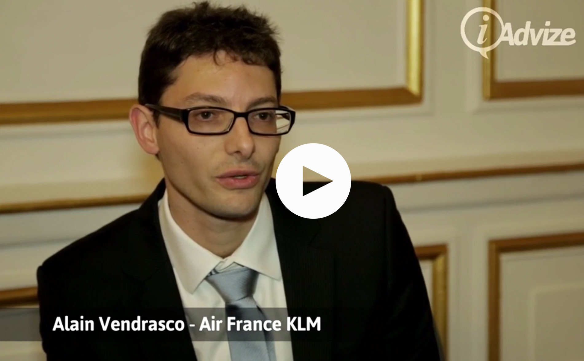 son site, grâce à un contact plus humain, Air France a décidé de déployer la solution Click to Chat d iadvize.