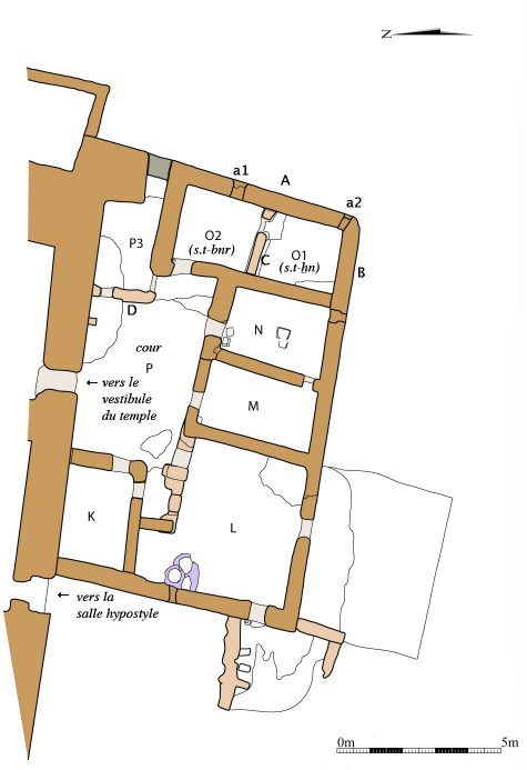 2 1 Fig. 1 : Plan du bâtiment annexe de service du temple de Ayn Manâwir, [état 6 et postérieur] 1 : temple d Osiris-iou. 2 : bâtiment annexe (plan A.