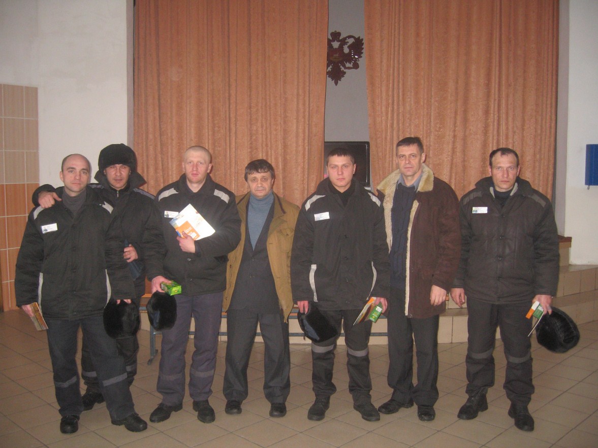 P A G E 6 nombre de prisonniers. On travaille ensemble dans le champ de Dieu En Mordovie, il y a une prison pour les condamnés à vie.