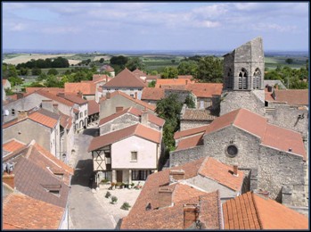 Sainte-Enimie Les Baux de Provence 230 1300 15 Mai Les Baux de Provence Gordes 130 1430 16 Mai
